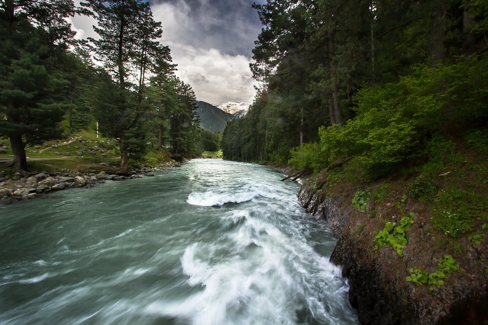 river flowing downwars in Pahalgam during april