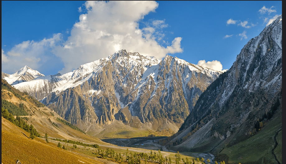 thajiwas glacier in the meadows of kashmir in april