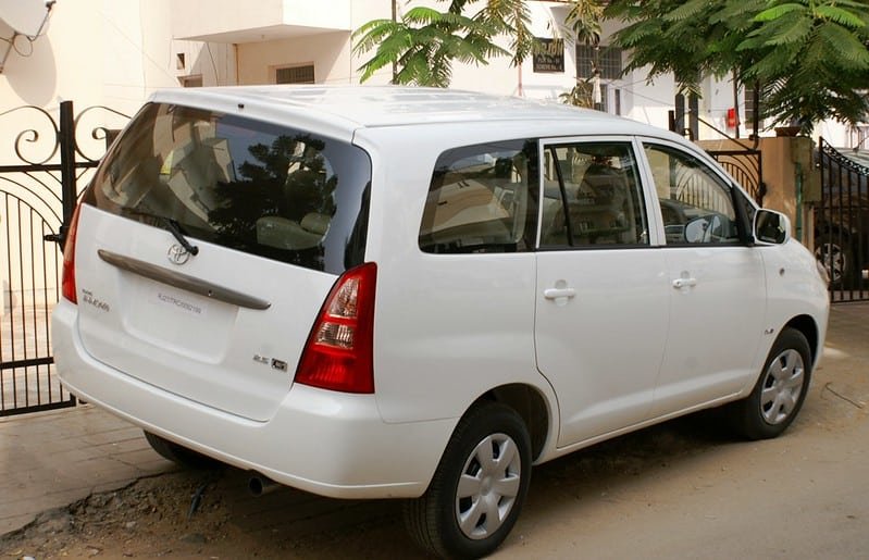 A complete guide to hire a taxi for kashmir trip